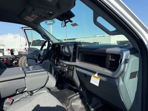 New 2026 Ford F550 4x4 Crew Cab image 15