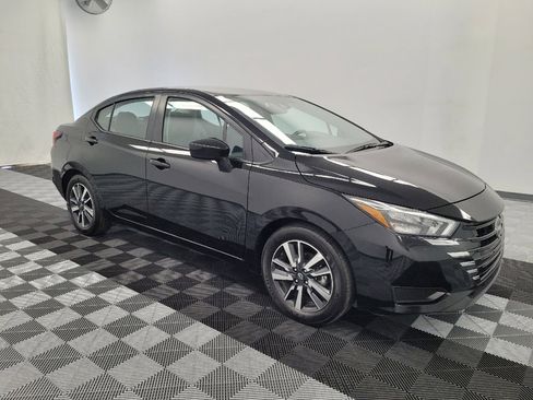 Used 2025 Nissan Versa SV image 11