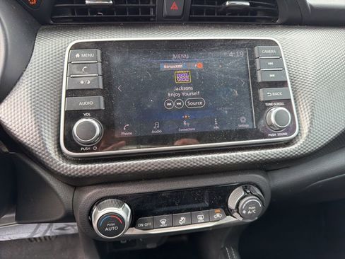 Used 2020 Nissan Kicks SV image 17