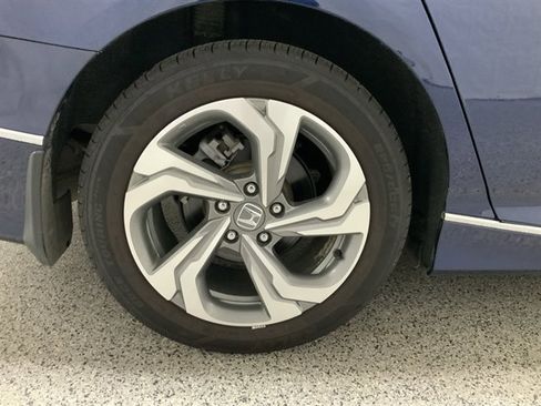 Used 2018 Honda Accord EX image 10