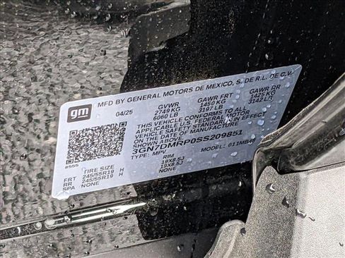 New 2025 Chevrolet Equinox EV LT image 16