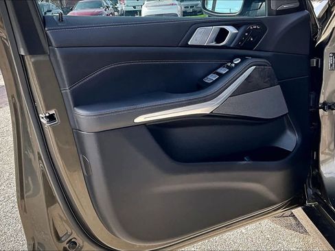 Used 2026 BMW X7 xDrive40i image 21