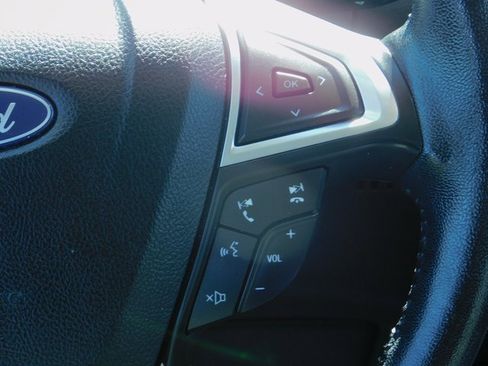 Used 2023 Ford Edge SEL image 16