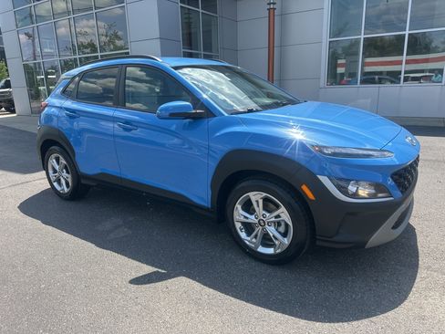 Used 2022 Hyundai Kona SEL w/ Cargo Package FWD image 3