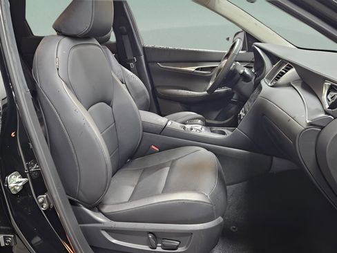 Certified 2025 INFINITI QX50 Luxe w/ Accent Package image 13