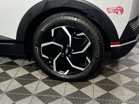 Used 2024 Hyundai Ioniq 5 SE image 13