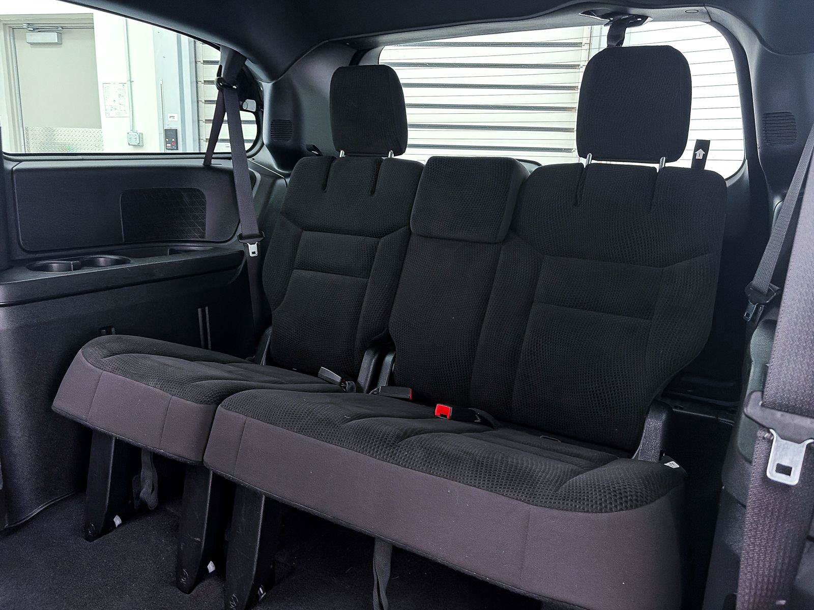 Used 2020 Dodge Grand Caravan SE FWD image 24