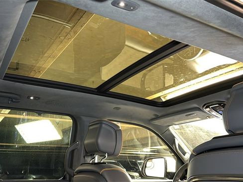 Used 2022 Jeep Grand Wagoneer Series II image 14