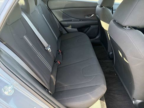 Certified 2022 Hyundai Elantra SEL image 19