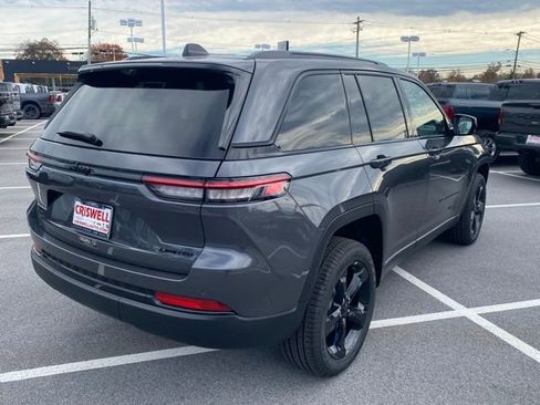 New 2025 Jeep Grand Cherokee Limited w/ Luxury Tech Group II image 8