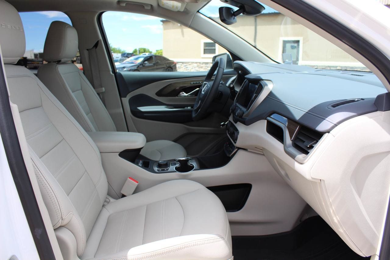 Used 2024 GMC Terrain Denali w/ Denali Premium Package AWD/4WD image 26