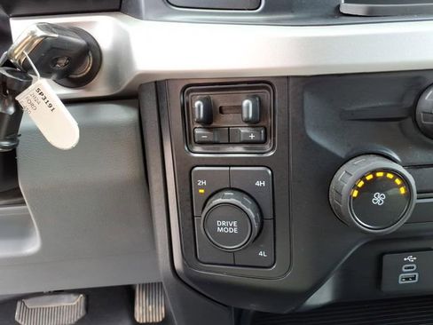 Used 2024 Ford F450 XLT w/ FX4 Off-Road Package image 32