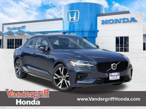 Used 2024 Volvo S60 B5 Plus FWD image 1