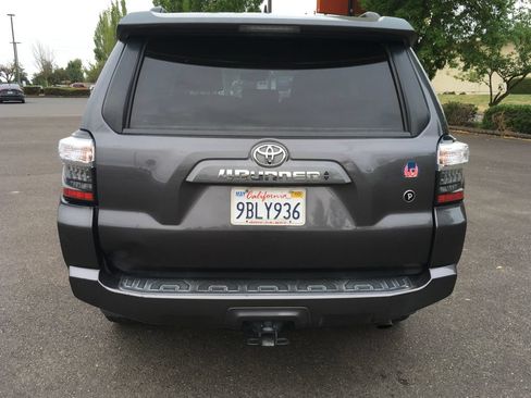 Used 2021 Toyota 4Runner SR5 Premium w/ Moonroof Package AWD/4WD image 5