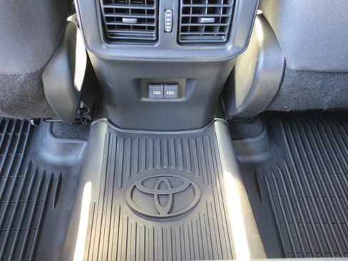 Certified 2025 Toyota RAV4 SE image 18