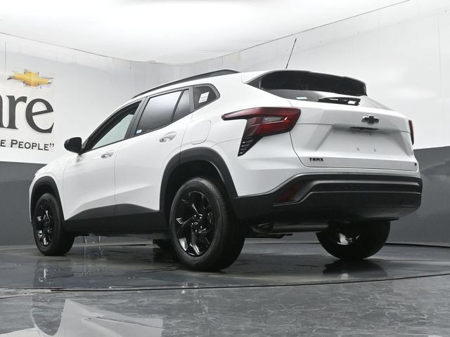 New 2026 Chevrolet Trax LT w/ Driver Confidence Package FWD image 5