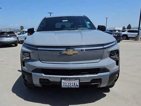 Used 2025 Chevrolet Silverado EV LT w/ LT Premium Package AWD/4WD image 3