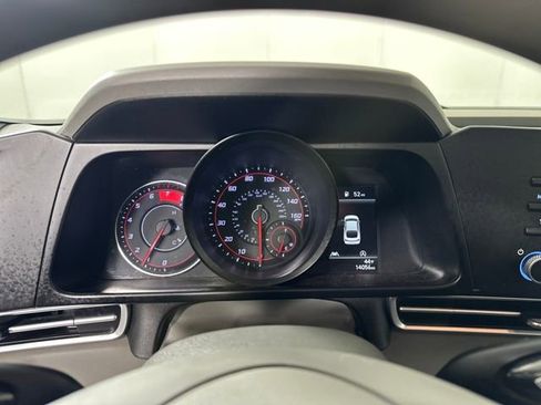 Used 2023 Hyundai Elantra SE w/ Cargo Package image 17