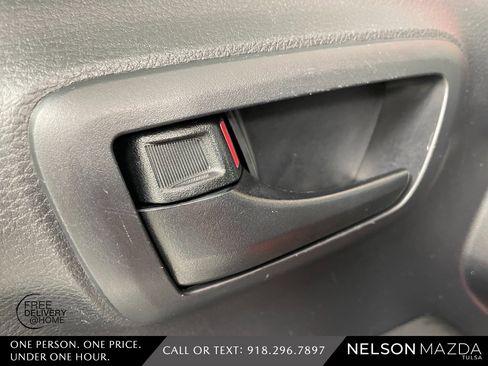 Used 2019 Toyota Tacoma SR image 17