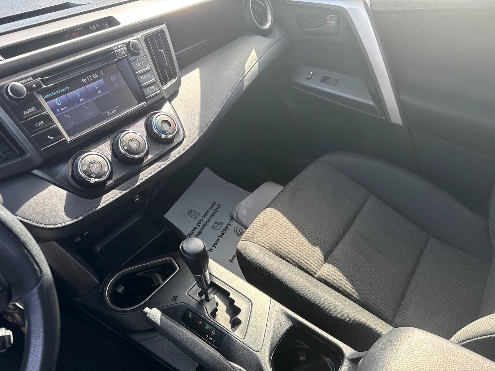 Used 2018 Toyota RAV4 LE w/ Carpet Mat Package AWD/4WD image 24