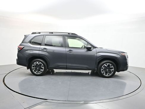 Used 2025 Subaru Forester Premium w/ Convenience Package #1 AWD/4WD image 8