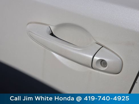Used 2014 Toyota RAV4 Limited w/ Technology Package AWD/4WD image 20