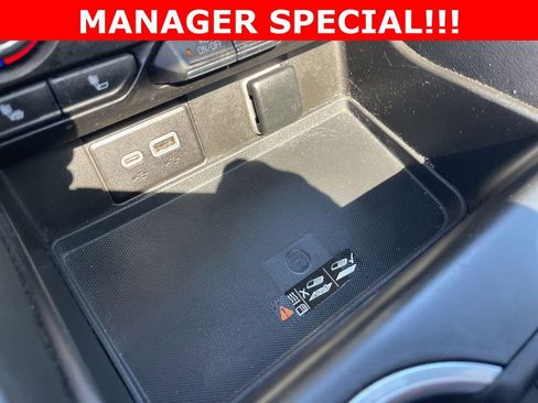 Used 2022 Chevrolet Suburban RST image 33