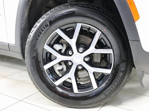 Used 2024 Jeep Grand Cherokee Limited w/ Trailer Tow Package image 14