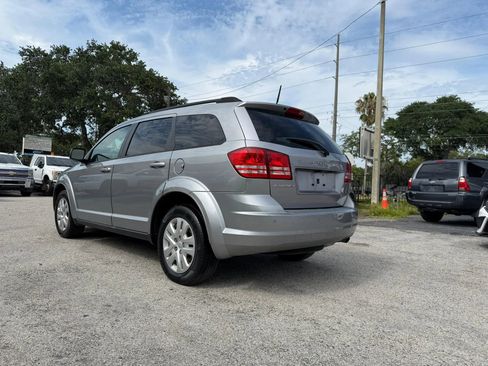 Used 2020 Dodge Journey SE FWD image 7