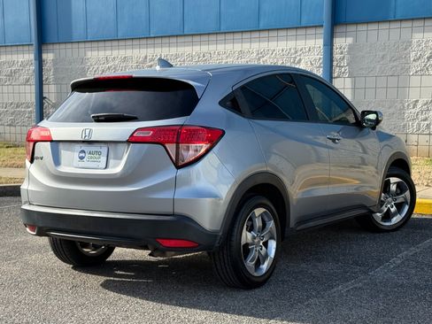 Used 2017 Honda HR-V EX image 5