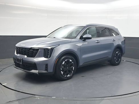 Used 2025 Kia Sorento S FWD image 8