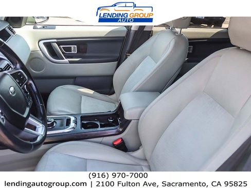 Used 2018 Land Rover Discovery Sport SE image 15