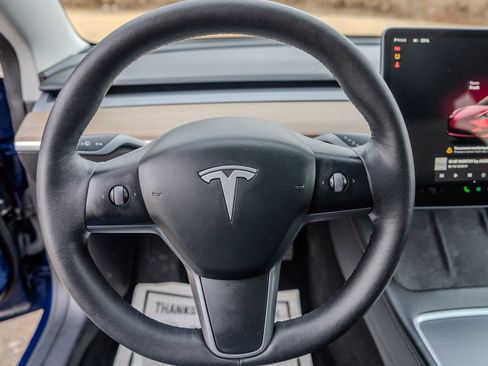 Used 2022 Tesla Model 3 Standard Range image 13