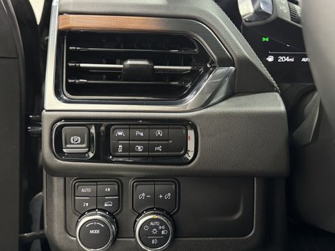 Used 2025 GMC Yukon Denali image 24