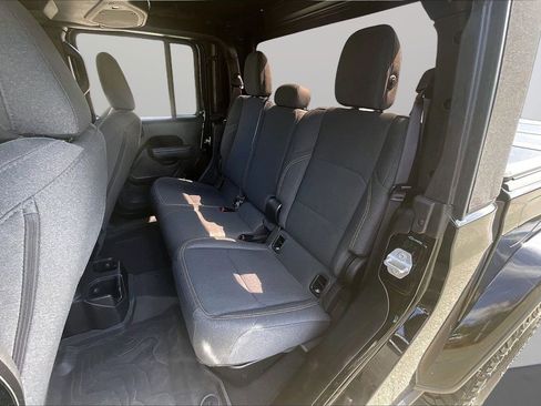 Certified 2024 Jeep Gladiator Sport AWD/4WD image 22