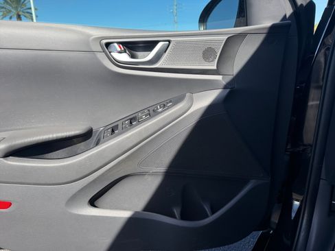 Used 2018 Hyundai Ioniq SEL image 13
