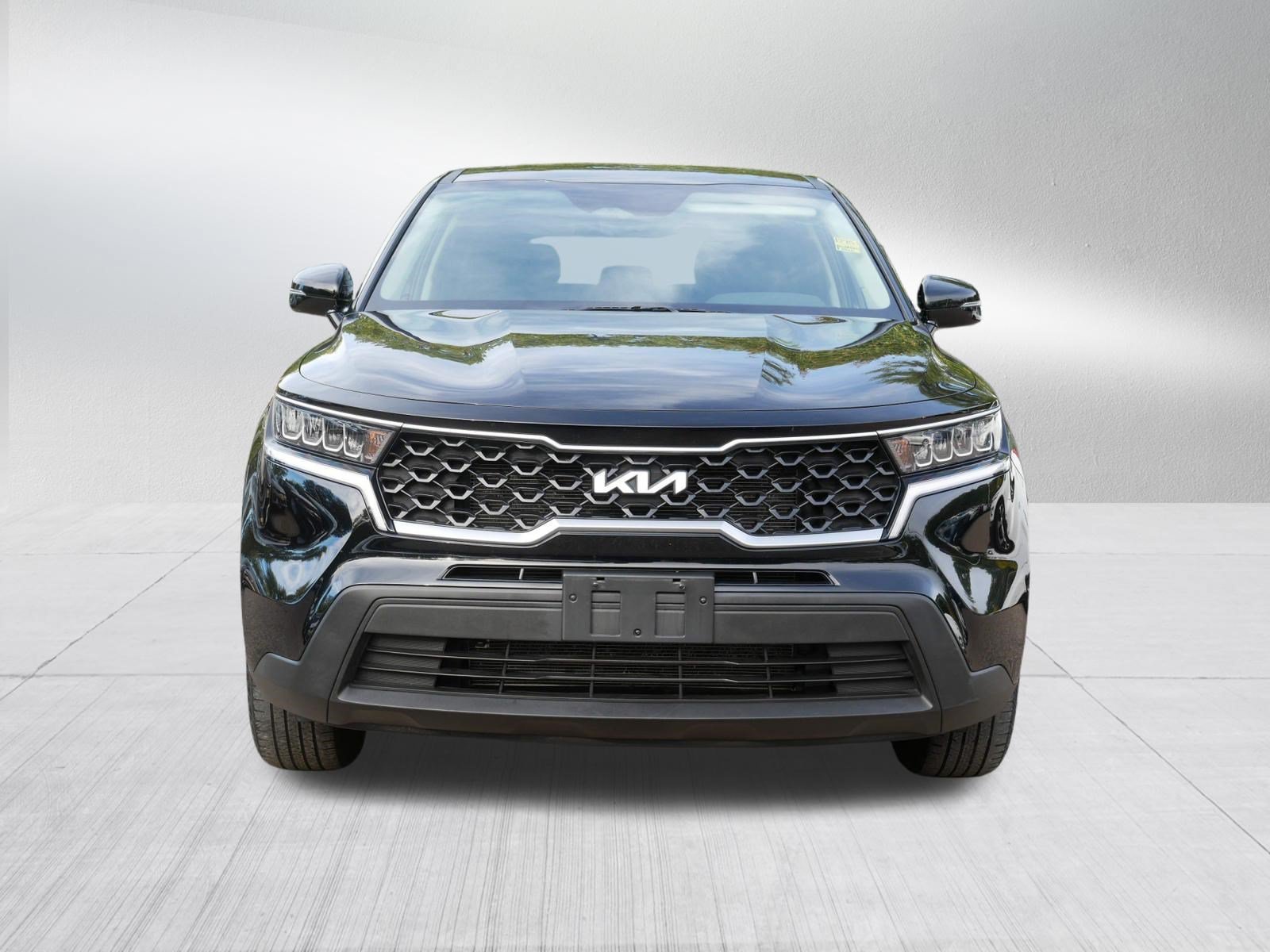 Certified 2023 Kia Sorento LX AWD/4WD image 2