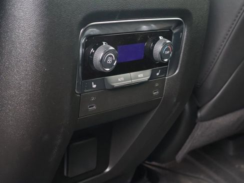 Used 2025 Chevrolet Suburban Premier AWD/4WD image 36
