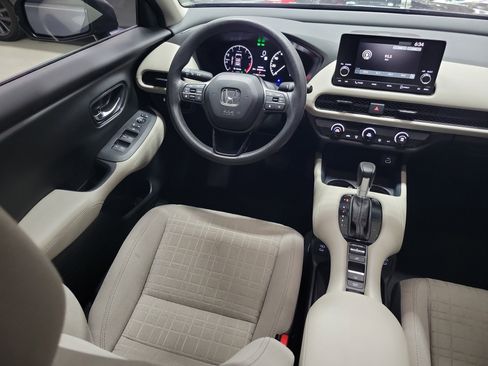 Certified 2025 Honda HR-V LX image 11