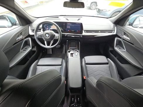 Used 2025 BMW X2 xDrive28i AWD/4WD image 13
