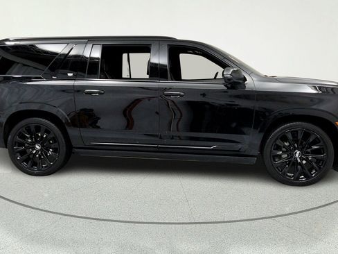 Certified 2026 Cadillac Escalade ESV Platinum Sport AWD/4WD image 6