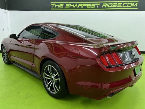 Used 2017 Ford Mustang Coupe RWD image 7