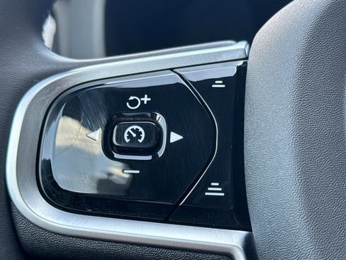 Certified 2026 Volvo XC60 B5 Plus AWD/4WD image 27