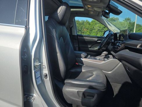 Used 2020 Toyota Highlander Limited AWD/4WD image 12