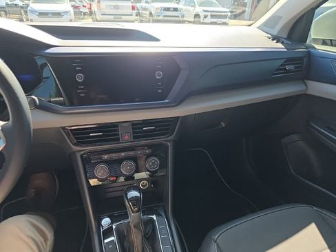 Used 2023 Volkswagen Taos SE AWD/4WD image 4