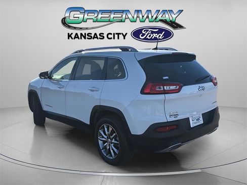 Used 2018 Jeep Cherokee Limited image 5