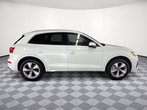 Used 2023 Audi Q5 2.0T Premium Plus w/ Premium Plus Package AWD/4WD image 8