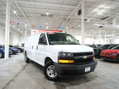 Used 2021 Chevrolet Express 3500 Extended w/ Driver Convenience Package image 2
