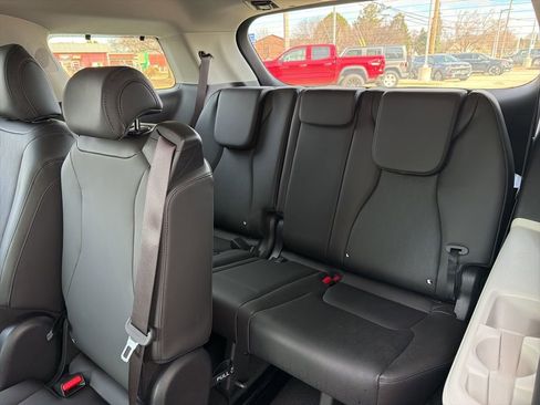 Used 2024 Kia Carnival SX image 20