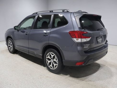 Used 2022 Subaru Forester Premium image 4